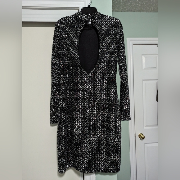 Dress - Picture 4 of 4